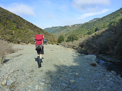 Brian heading down Cold Stream
Photo:&nbsp;Simon
2021-09-19&nbsp;09.49.35;&nbsp;'2021 Sept 19 09:49'
Original size:&nbsp;4,608 x 3,456; 6,091 kB
2021-09-19 09.49.35 P1030598 Simon - Brian heading down Cold Stream.jpeg