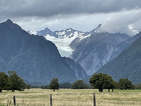 2022-03-07 13.43.30 IMG_2781 Susie - Fox Glacier from Cook Flat Road.jpeg: 4032x3024, 1494k (2022 Dec 04 08:20)