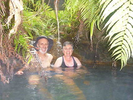 2022-03-08 17.16.12 P1030717 Simon - Brian and Susie in warm stream pool.jpeg: 4608x3456, 6521k (2022 Dec 04 08:21)