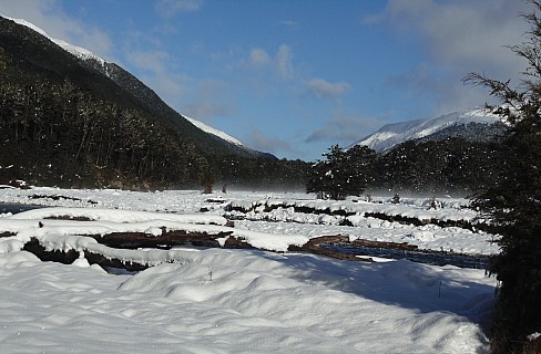 View up snowy Hurunui River flats
Photographer;&nbsp;Alan
2022-08-02&nbsp;09.44.35;&nbsp;Metadata time: '2022 Aug 02 09:44'
Original size:&nbsp;4,608 x 3,024; 4,511 kB;&nbsp;cr
Filename: 2022-08-02 09.44.35 DSC02881 Alan - view up snowy Hurunui River flats_cr.jpg