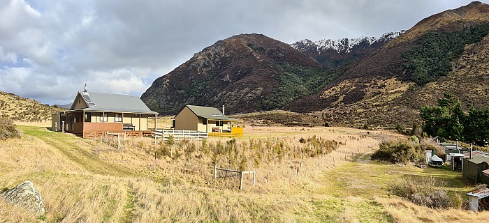 View of our bach at Loch Katrine
Photographer;&nbsp;Simon
2022-08-05&nbsp;15.53.27;&nbsp;Metadata time: '2022 Aug 05 15:53'
Original size:&nbsp;5,685 x 2,599; 17,175 kB;&nbsp;stitch
Filename: 2022-08-05 15.53.27 S20 Simon - View of our bach at Loch Katrine_stitch.jpg