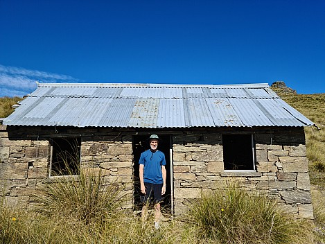 Brian outside Whites Hut off Symes Road
Photo: Simon
2022-12-29 09.55.00; '2022 Dec 29 09:55'
Original size: 9,248 x 6,936; 21,195 kB