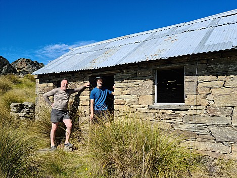 With Brians at Whites Hut off Symes Road
Photo: Simon
2022-12-29 09.55.29; '2022 Dec 29 09:55'
Original size: 9,248 x 6,936; 25,670 kB