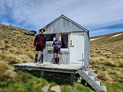 Susie and Brian bagging Boundary Hut
Photo: Simon
2022-12-29 13.42.33; '2022 Dec 29 13:42'
Original size: 9,248 x 6,936; 22,226 kB