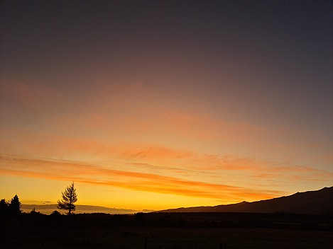 Sunset down the Manuherikia valley
Photo: Simon
2022-12-30 21.48.46; '2022 Dec 30 21:48'
Original size: 9,248 x 6,936; 10,660 kB