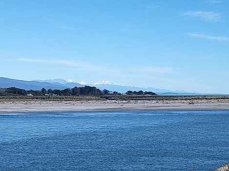 Hokitika River mouth and Aorangi
Photo: Philip
2023-04-15 13.35.44; '2023 Apr 15 13:35'
Original size: 8,000 x 6,000; 5,227 kB
2023-04-15 13.35.44 Philip - Hokitika River mouth and Aorangi.jpeg