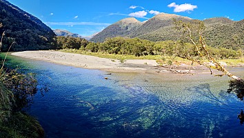 Moeraki River to Middle Head hut