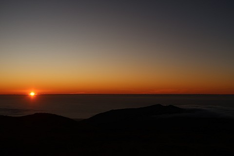 2023-04-19 18.06.52 IMG_0848 Brian - sunset over Te Tai-o-Rēhua.jpeg: 5472x3648, 3422k (2023 Apr 21 20:12)