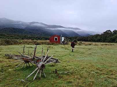 Brian arriving at Joes Hut
Photo: Simon
2023-04-21 09.11.14; '2023 Apr 21 09:11'
Original size: 9,248 x 6,936; 19,855 kB
2023-04-21 09.11.14 S20+ Simon - Brian arriving at Joes Hut.jpeg