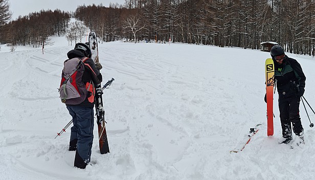 Simon and Kevin taking skis off at the Okushiga Gondola Station
Photo: Adrian
2024-03-05 11.19.33; '2024 Mar 05 15:19'
Original size: 10,051 x 5,743; 5,778 kB; stitch
2024-03-05 11.19.33 S20+ Adrian - Simon and Kevin taking skis off at the Okushiga Gondola Station_stitch.jpg Simon and Kevin taking skis off at the Okushiga Gondola Station
Photo: Adrian
2024-03-05 11.19.33; '2024 Mar 05 15:19'
Original size: 10,051 x 5,743; 5,778 kB; stitch
2024-03-05 11.19.33 S20+ Adrian - Simon and Kevin taking skis off at the Okushiga Gondola Station_stitch.jpg