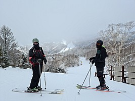 Ski Giant, Hasuike, Sun Valley, Maruike, Hoppo Bunadaira, Nishidateyama
Adrian and Kevin on Maruike 1st Triple
Photo: Simon
2024-03-07 11.12.38; '2024 Mar 07 11:12'
Original size: 9,248 x 6,936; 14,233 kB