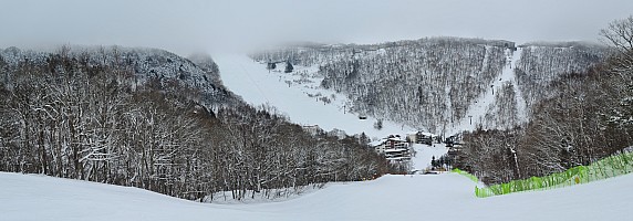 Ski Giant, Hasuike, Sun Valley, Maruike, Hoppo Bunadaira, Nishidateyama
View of the Giant from Nishitateyama ski area
Photo: Adrian
2024-03-07 15.39.52; '2024 Mar 07 15:39'
Original size: 13,116 x 4,583; 12,972 kB; stitch