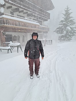 Simon outside Hotel Alpenburg in the blizzard
Photo: Adrian
2024-03-13 08.53.56; '2024 Mar 13 12:53'
Original size: 3,024 x 4,032; 2,218 kB
2024-03-13 08.53.56 S20+ Adrian - Simon outside Hotel Alpenburg in the blizzard.jpeg Simon outside Hotel Alpenburg in the blizzard
Photo: Adrian
2024-03-13 08.53.56; '2024 Mar 13 12:53'
Original size: 3,024 x 4,032; 2,218 kB
2024-03-13 08.53.56 S20+ Adrian - Simon outside Hotel Alpenburg in the blizzard.jpeg