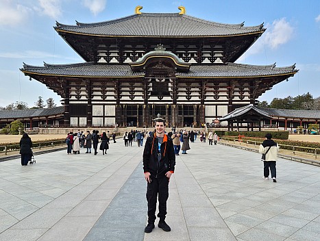 Adrian and Tōdai-ji
Photo: Simon
2024-03-14 15.50.27; '2024 Mar 14 19:50'
Original size: 8,740 x 6,589; 16,836 kB; str, cr
2024-03-14 15.50.27 S20+ Simon - Adrian and Tōdai-ji_str_cr.jpg