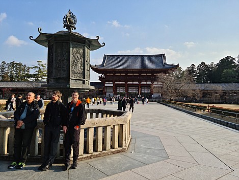 Kim, Kevin, and Adrian looking at Tōdai-ji
Photo: Simon
2024-03-14 16.20.38; '2024 Mar 14 20:20'
Original size: 9,248 x 6,936; 15,001 kB
2024-03-14 16.20.38 S20+ Simon - Kim, Kevin, and Adrian looking at Tōdai-ji.jpeg