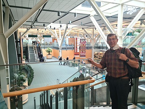 Nick at Vancouver Airport
Photo: Simon
2025-02-24 12.57.38; '2025 Feb 24 12:57'
Original size: 9,248 x 6,936; 12,938 kB
2025-02-24 12.57.38 S20+ Simon - Nick at Vancouver Airport.jpeg