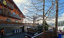 Nick at Summit Central Base
Photographer;&nbsp;Simon
2025-03-05&nbsp;09.10.18;&nbsp;Metadata time: '2025 Mar 05 09:10'
Original size:&nbsp;9,248 x 5,536; 14,390 kB;&nbsp;cr
Filename: 2025-03-05 09.10.18 S20+ Simon - Nick at Summit Central Base_cr.jpg