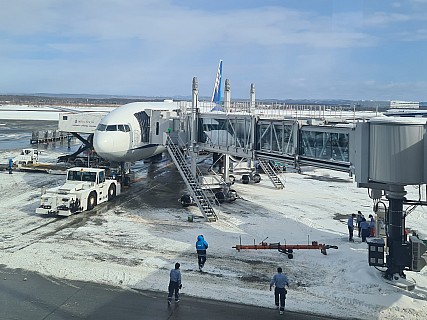 Our ANA plane at New Chitose airport
Photographer;&nbsp;Simon
2026-01-30&nbsp;11.52.16;&nbsp;Metadata time: '2026 Jan 30 11:52'
Original size:&nbsp;2,931 x 2,198; 1,864 kB;&nbsp;cr
Filename: 2026-01-30 11.52.16 S20+ Simon - our ANA plane at New Chitose airport_cr.jpg