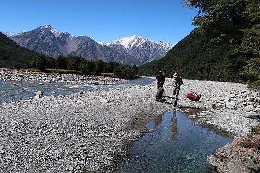 Rest stop in Moa Stream
Photographer;&nbsp;Brian
2026-03-03&nbsp;13.44.33;&nbsp;Metadata time: '2026 Mar 03 13:44'
Original size:&nbsp;5,099 x 3,399; 9,364 kB;&nbsp;cr
Filename: 2026-03-03 13.44.33 CPSG7MII IMG_1773 Brian - rest stop in Moa Stream_cr.jpg