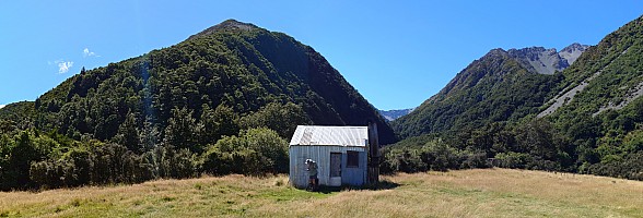 Bruce at Fanghill Hut
Photographer;&nbsp;Simon
2026-03-06&nbsp;14.44.30168;&nbsp;Metadata time: '2026 Mar 06 14:44'
Original size:&nbsp;11,085 x 3,771; 10,759 kB;&nbsp;stitch
Filename: 2026-03-06 14.44.30168 Xpr1VII Simon - Bruce at Fanghill Hut_stitch.jpg