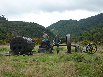 Old sawmill relics
Photo:&nbsp;Simon
2012-04-25&nbsp;09.36.26;&nbsp;'2012 Apr 25 09:36'
Original size:&nbsp;4,000 x 3,000; 5,431 kB
2012-04-25 09.36.26 P1030768 Simon Old sawmill relics.jpeg