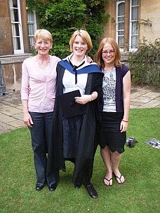 2009-07-18 14.17.35 with mum and sarah.jpeg: 600x800, 173k (2009 Jul 29 02:28)