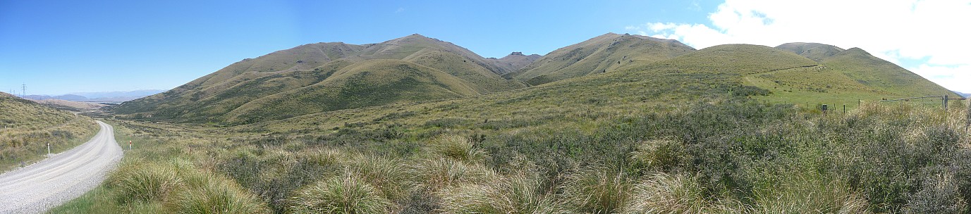 2014-12-29 13.04.00 Panorama Simon - MacKenzie Pass_stitch.jpg: 12026x2655, 5903k (2015 Jan 17 08:46)