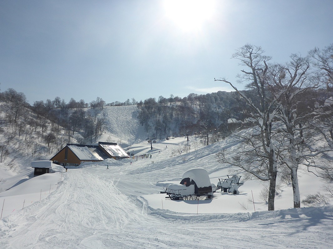 2017-01-18 12.39.59 P1010395 Simon - Nozawa Onsen Bottom of Yamabiko Four and Danke Restaurant.jpeg: 4608x3456, 6163k (2017 Nov 05 13:45)