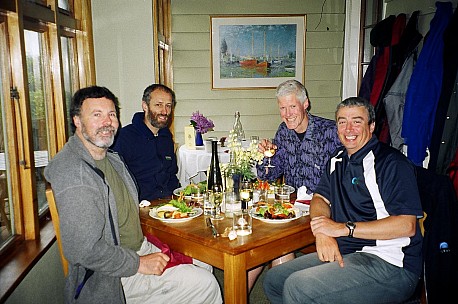 day08-999-095_035-bew.jpeg: 1544x1024, 305k (2006 Dec 20 22:54)