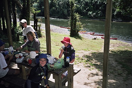 day2-100_17A_0056_poukaria.jpeg: 1536x1024, 566k (2007 Jan 29 13:56)