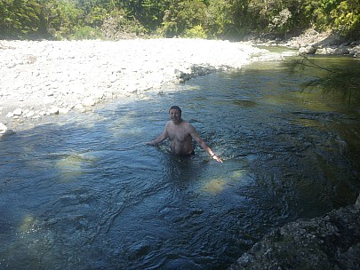 2010-01-01 14.21.31 P1000582 Simon.jpeg: 4000x3000, 6709k (2010 Jan 01 14:21)