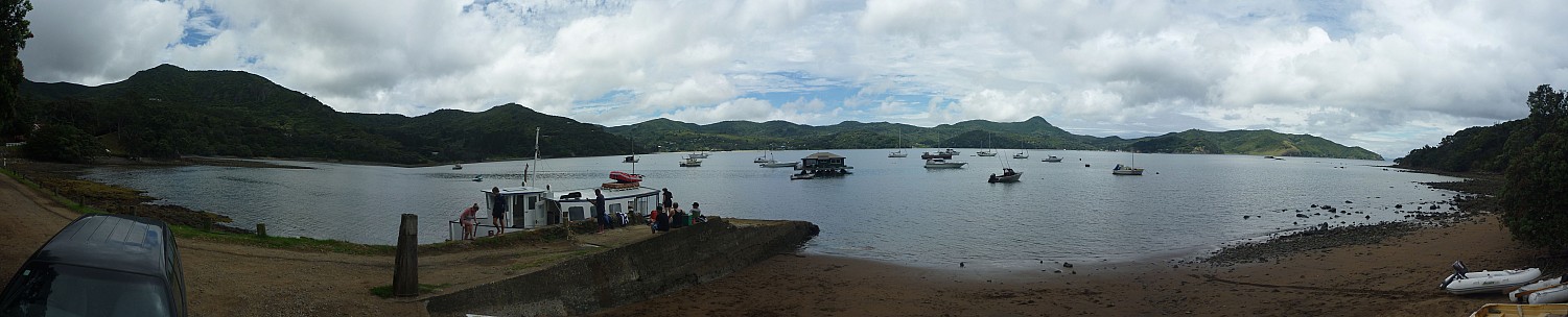 2012-12-28 12.58.29 P1040463 Simon - Puriri Bay_stitch.jpeg: 12405x2512, 2871k (2012 Dec 28 12:58)