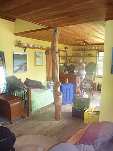 2013-01-02 10.24.41 P1040609 Simon - accommodation inside.jpeg: 3000x4000, 4586k (2013 Jan 02 10:24)