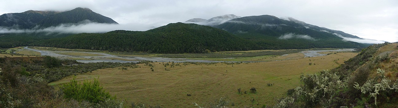 Hope River
Photographer;&nbsp;Simon
2013-04-21&nbsp;10.43.48;&nbsp;Metadata time: '2013 Apr 21 10:43'
Original size:&nbsp;9,817 x 2,666; 3,231 kB;&nbsp;stitch
Filename: 2013-04-21 10.43.48 P1050005 Simon - Hope River_stitch.jpg