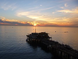 2014-01-18 17.09.47 P1000420 Jim - LA Santa Monica and Pacific from Ferris Wheel.jpeg: 4320x3240, 4790k (2014 Jan 20 17:16)