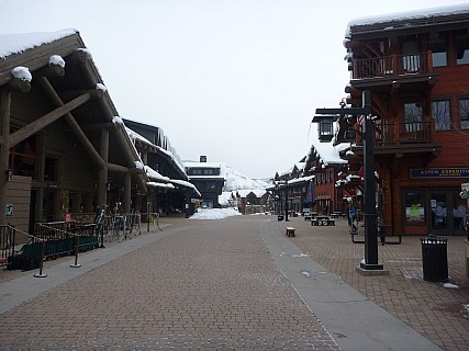 Aspen Highlands Village
Photographer;&nbsp;Simon
2014-02-03&nbsp;08.49.48;&nbsp;Metadata time: '2014 Feb 03 08:49'
Original size:&nbsp;4,000 x 3,000; 4,679 kB
Filename: 2014-02-03 08.49.48 P1000329 Simon - Aspen Highlands Village.jpeg
