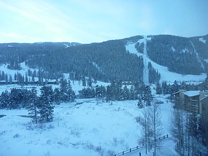 2014-02-04 07.11.17 P1000349 Simon - view from our accommodation.jpeg: 4000x3000, 5323k (2014 Feb 05 03:11)