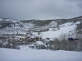 2014-02-06 14.22.40 P1000408 Simon - view of Beaver Creek Village from Settler's Way.jpeg: 4000x3000, 5871k (2014 Feb 07 10:22)