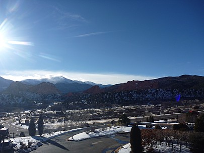 2014-02-08 15.41.19 P1000451 Simon - Pikes Peak and Garden of the Gods from Visitor Centre.jpeg: 4000x3000, 5086k (2014 Feb 09 11:41)