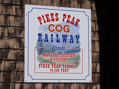 2014-02-08 11.32.27 P1000506 Jim - Pikes Peak Cog Railway.jpeg: 4320x3240, 4607k (2014 Sept 01 20:08)