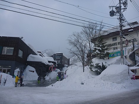 Tsugaike base from road
Photographer;&nbsp;Simon
2015-02-15&nbsp;16.40.41;&nbsp;Metadata time: '2015 Feb 15 16:40'
Original size:&nbsp;4,000 x 3,000; 5,341 kB
Filename: 2015-02-15 16.40.41 P1010594 Simon - Tsugaike base from road.jpeg