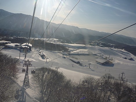 Looking back to Shirakaba midway station
Photographer;&nbsp;Simon
2015-02-16&nbsp;08.26.31;&nbsp;Metadata time: '2015 Feb 16 08:26'
Original size:&nbsp;4,000 x 3,000; 5,145 kB
Filename: 2015-02-16 08.26.31 P1010609 Simon - looking back to Shirakaba midway station.jpeg