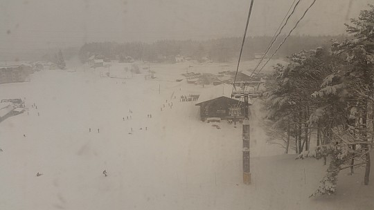 2015-02-10 11.05.37 Jim - Iwatake - heading up Gondola.jpeg: 5312x2988, 3840k (2015 Feb 21 21:28)