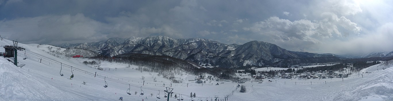 Japanese Alps from Cortina  7 lift
Photographer;&nbsp;Simon
2015-02-14&nbsp;13.10.00;&nbsp;Metadata time: '2015 Feb 14 17:10'
Original size:&nbsp;11,000 x 2,832; 4,517 kB;&nbsp;stitch
Filename: 2015-02-14 13.10.00 Panorama Simon - Japanese Alps from Cortina 7 lift_stitch.jpg