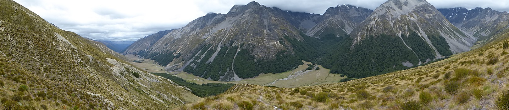 2016-01-07 16.27.22 P1000145 Brian - Dingle Burn panorama.jpeg: 3936x856, 2206k (2016 Jan 07 16:27)