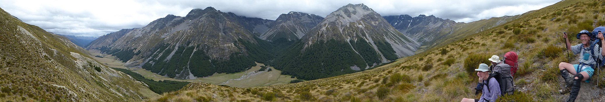 2016-01-07 16.28.23 P1000146 Brian - Dingle Burn panorama, Bruce, Simon, and Philip.jpeg: 5008x848, 2318k (2016 Jan 07 16:28)