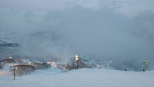 2016-02-26 17.29.48 IMG_20160226_172949059 Simon - night skiing view down Jagaimo course P2.jpeg: 4160x2340, 2066k (2016 Feb 26 22:02)