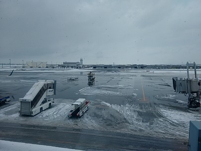 2016-02-29 14.00.34 IMG_20160229_140033962 Adrian - Chitose Airport.jpeg: 3264x2448, 2109k (2016 Feb 29 14:00)