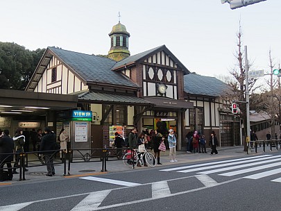 2017-01-12 15.56.26 IMG_8374 Anne - Harajuku Station.jpeg: 4608x3456, 4838k (2017 Jan 26 18:34)