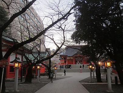 2017-01-12 16.49.59 IMG_8398 Anne - Hanazono Shrine entrance.jpeg: 4608x3456, 5858k (2017 Jan 26 18:34)